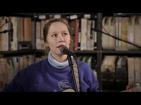 Julia Jacklin - Don't Know How to Keep Loving You | Paste Studios, NYC (2019)