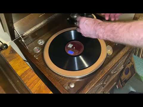 Arkansas blues/The sheikh by The St George’s Dance Orchestra/Vocalion Dance Orchestra.