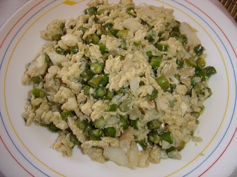 Revuelto de bacalao y espárragos trigueros