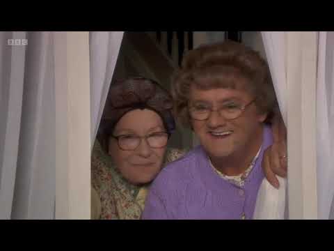 Mrs Browns Boys S04E02 Mammy Scissorhands