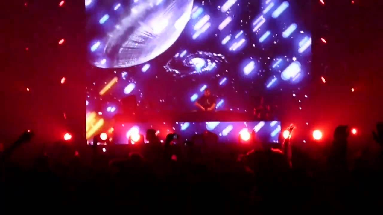 Kaskade - Stars Align vs. Tomorrow (Digital Lab & Pedro Henriques Remix) @ Beyond Wonderland 2011