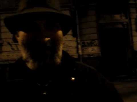 Parintele Iulian Ghimus se opune, in Piata Universitatii, distrugerii Romaniei