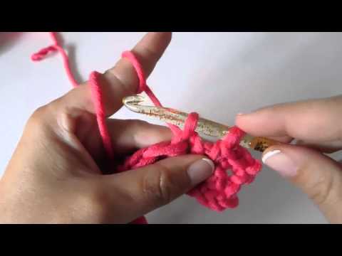 Crocheting a single crochet stitch - Crocheting for beginners