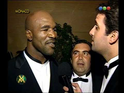 El insoportable con Evander Holyfield - Videomatch