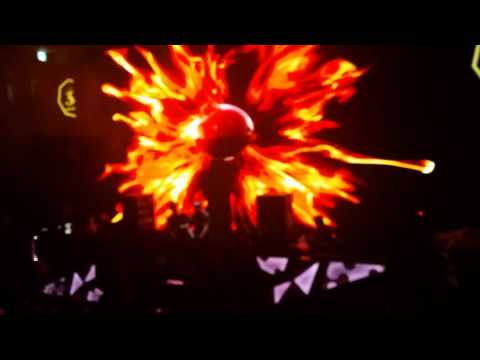 Steve Angello vs Dimitri Vangeli & Wyman - Payback In My Mind