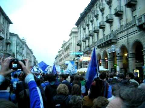 Festa Scudetto Cuneo 2010 - Coro BIANCO ---- BLU!!!!