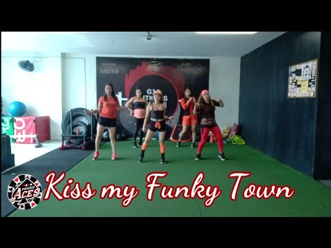 KISS my FUNKY TOWN REMIX - PMADIA ACES DANCE COVER