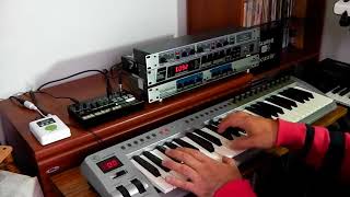 Video thumbnail for Evolution MK249c Korg Volca Beats Behringer DSP2024P Aphex 108 Digitech RDS1000 Superteclados.com by Superteclados