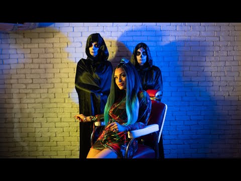 Carmen Zarra - Illegale (Official Video)