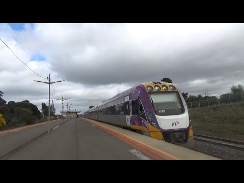 V/Line 3VL92 At Corio Station