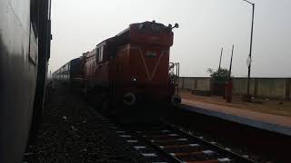 preview picture of video 'Bhagalpur Hansidha  Dumka Passenger Arriving Barapalasi Station.'