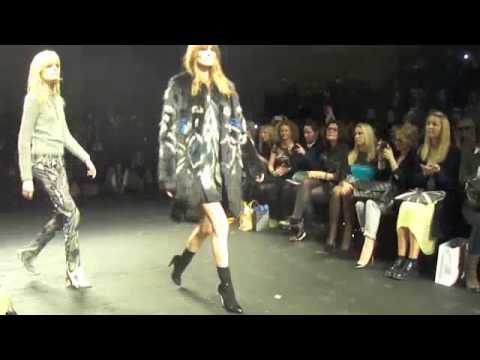 SFILATE DONNA MILANO FW 2012-2013 - Iceberg