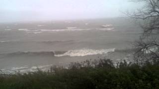 preview picture of video 'Hurricane Sandy blowing on Lake Erie'