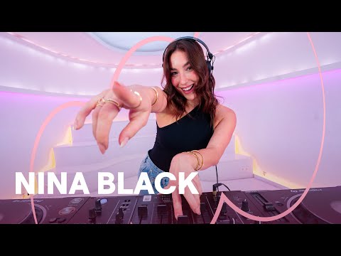 MNM Party: Nina Black