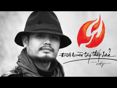 Đôi bàn tay - Bức Tường