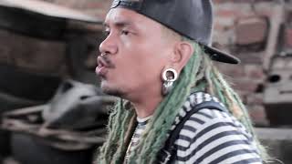 Download lagu PT MENGGELORA - BURUH BUKAN ROBOT feat PENDUL The CORNER KIDS ( VIDEO) mp3