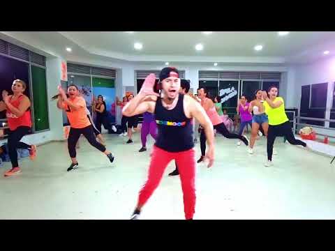 SE MENEA - Los Karkiks / ZUMBA Fitness