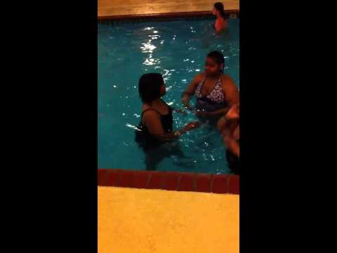 LaTasha, Jordan, n Jessica n pool