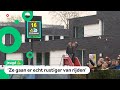 Deze school verdient geld door langsrijdende auto's