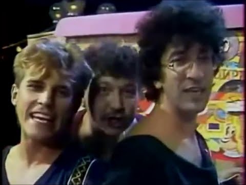 ВЕСЕЛЫЕ РЕБЯТА - Бродячие артисты (Mix)