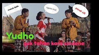 Download lagu KANGEN PEYE!! cak percil dan cak Yudho - cak Yudho gak tahan karo sindene mp3 Download lagu KANGEN PEYE!! cak percil dan cak Yudho - cak Yudho gak tahan karo sindene mp3