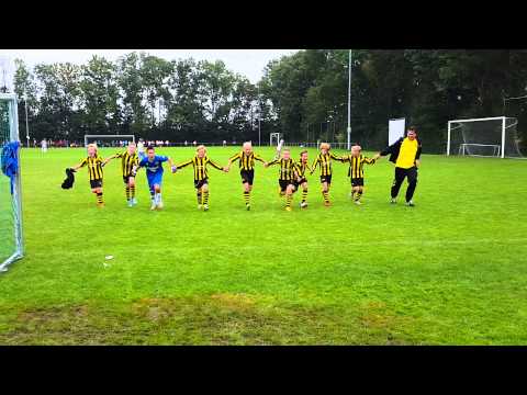 Juichmoment Wilhelmus E2 na overwinning