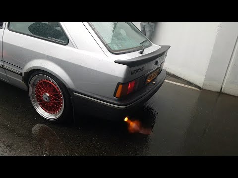 AutoMaxx Streetpower Cars entering/leaving