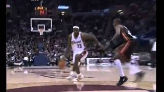 LeBron James : A dunk over Alonzo Mourning (02.09.2007)
