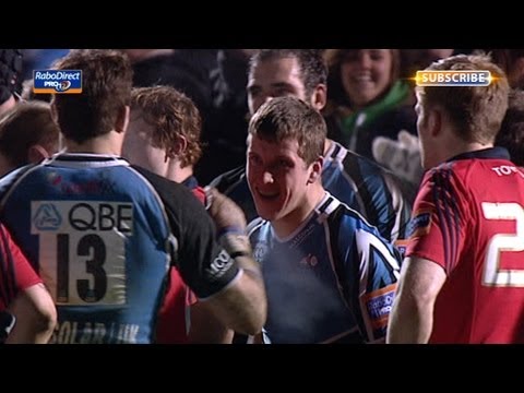 Mark Bennett bursts through midfield for try - Glasgow Warriors v Munster 29th March 2013