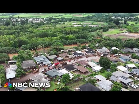 Historic floods batter Hawaii