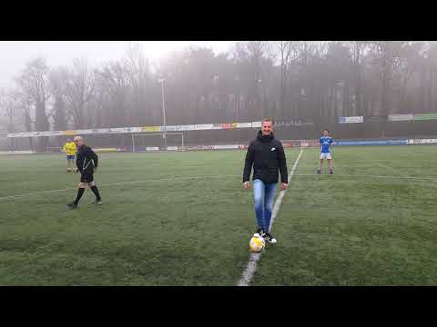 Aftrap van de Nieuwjaarswedstrijd SO Soest op 1 januari 2020 door Michél Balk