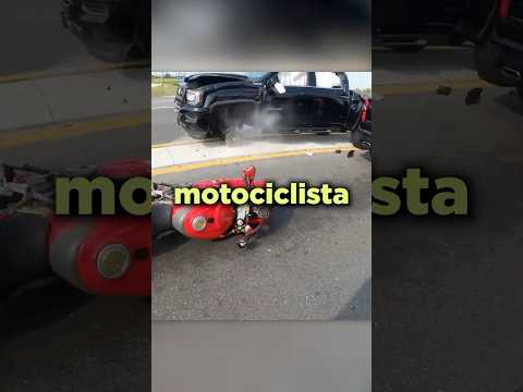 Este Motociclista se Salvó Por Poco