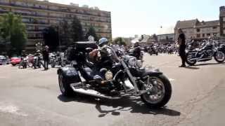 preview picture of video 'FETE DU BOEUF AMNEVILLE 8/6/14 DEFILE DE HARLEY'