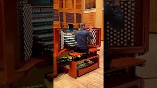 Download lagu Ever wonder how pipe organ works? mp3