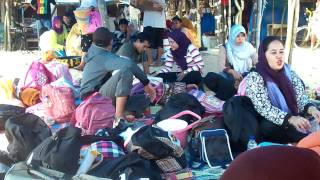 preview picture of video 'Cewe Pesta Ikan Bakar  di Pantai Putih Pandeglang'
