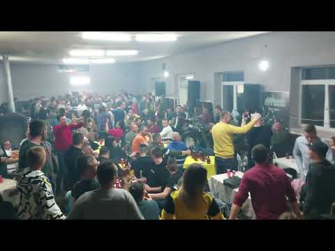 Željko Jevtović jele i slobo Mujo orkestar City bend .a igranka seča reka kolo Gara 26.2.2022