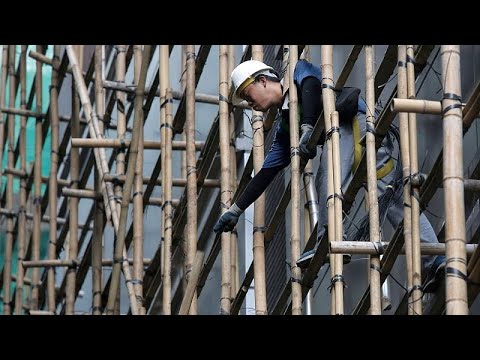 Hong Kong's traditional bamboo scaffolding faces gradual phase-out