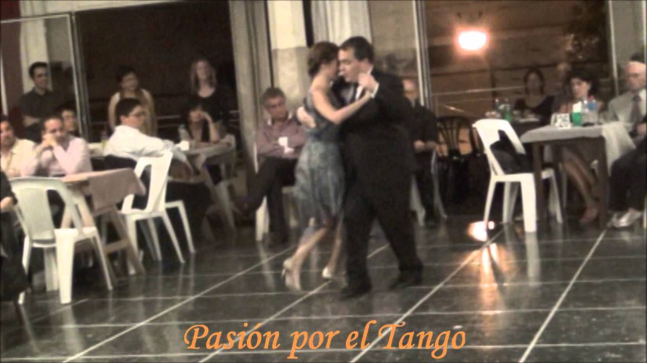 EUGENIA RAMIREZ MIORI y HERNÁN ÁLVAREZ PRIETO Bailando la Milonga PARQUE PATRICIOS en FLOREAL