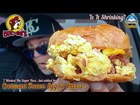 Buc-ee's® Bacon Egg & Cheese Croissant Review! 🦫🥐🥓🍳 | theendorsement