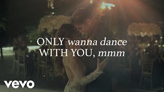 Musik-Video-Miniaturansicht zu Dance With You Songtext von Brett Young