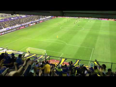 "Al gallinero ya se lo prendimos fuego - Bombos arriba (EXPLOTA)" Barra: La 12 • Club: Boca Juniors