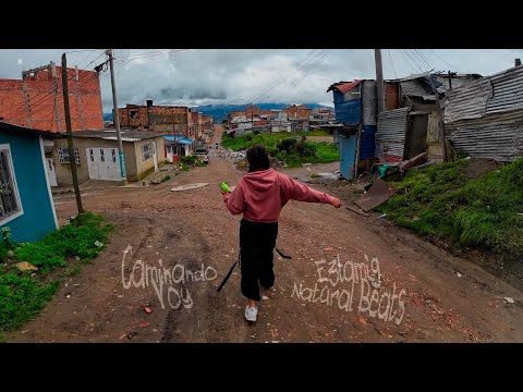 Ezlamig - Caminando Voy (Vídeo Oficial) | Natural Beats Produce