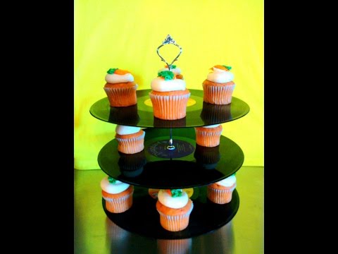 DIY VINYL RECORD TIER/STAND Birthday Cupcakes, Cookies, Desserts, Pastries, Snacks, Treats