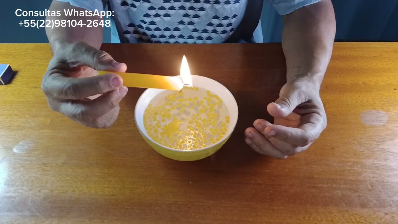 Alguém que se mostra indiferente, tem chamado pelo seu nome em sonhos à noite.#tarot