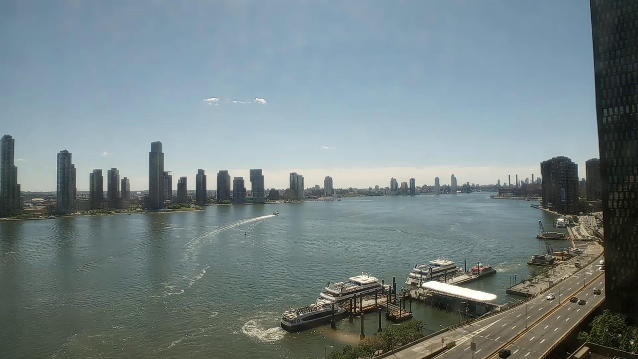 Live webcam view of East 34th Street Ferry Landing