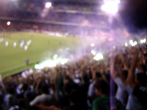 Atlético/PR 1x1 Coritiba - Recepção da torcida/Sinalizadores - Camp. Paranaense 2010