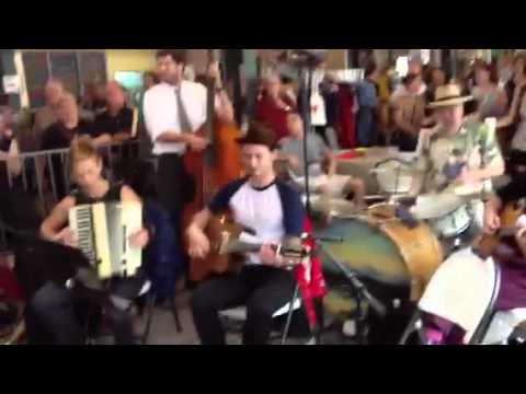 Showarama Hot Trio + 3 - I'm Confessing That I Love You