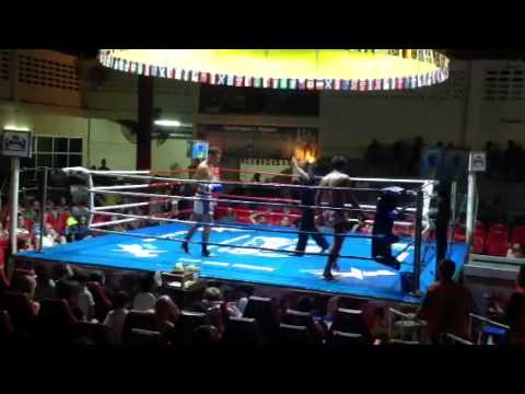Mike 300 singpatong vs thai fighter from rawai gym