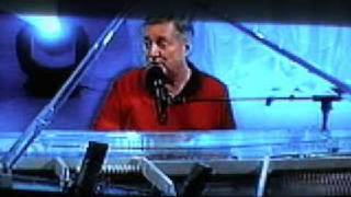 Neil Sedaka at the Bonnie Hunt Show - part 2 - Lonely Christmas in New York
