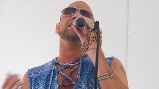 Give It Up - Chestnut Electro Mix - Clint Crisher at Rainbow Festival 2009